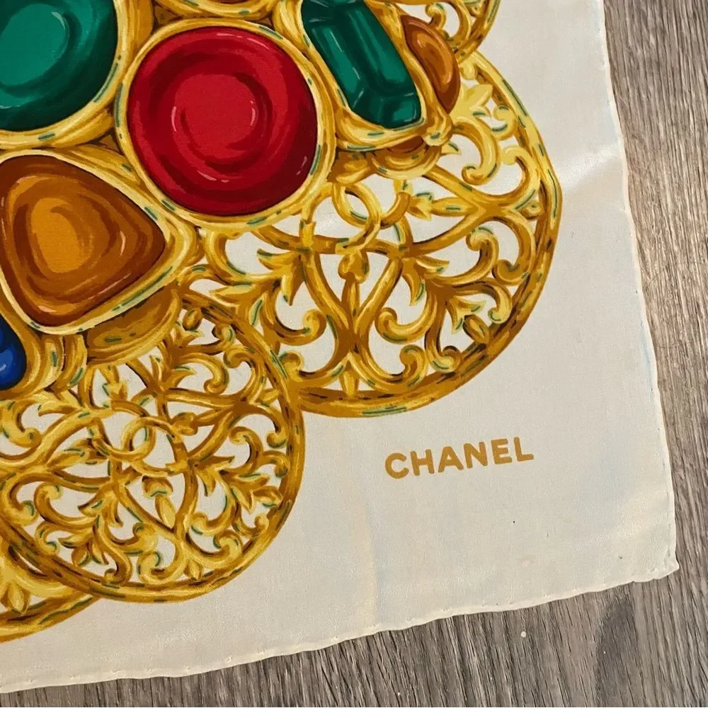 CHANEL Vintage 2000s Cabochon Jewelry Wreath Brooch Jewelry Printed Silk Scarf